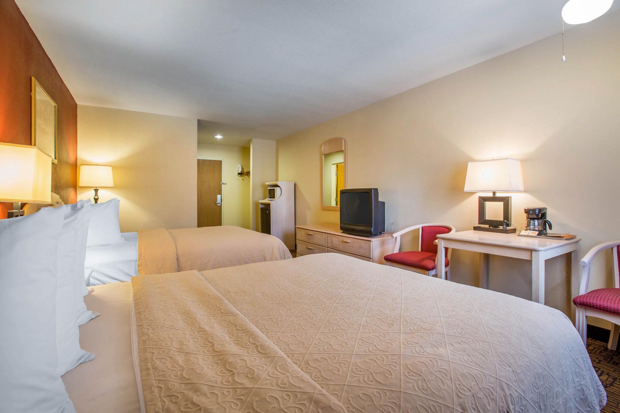 Quality Inn & Suites Weed Exteriér fotografie