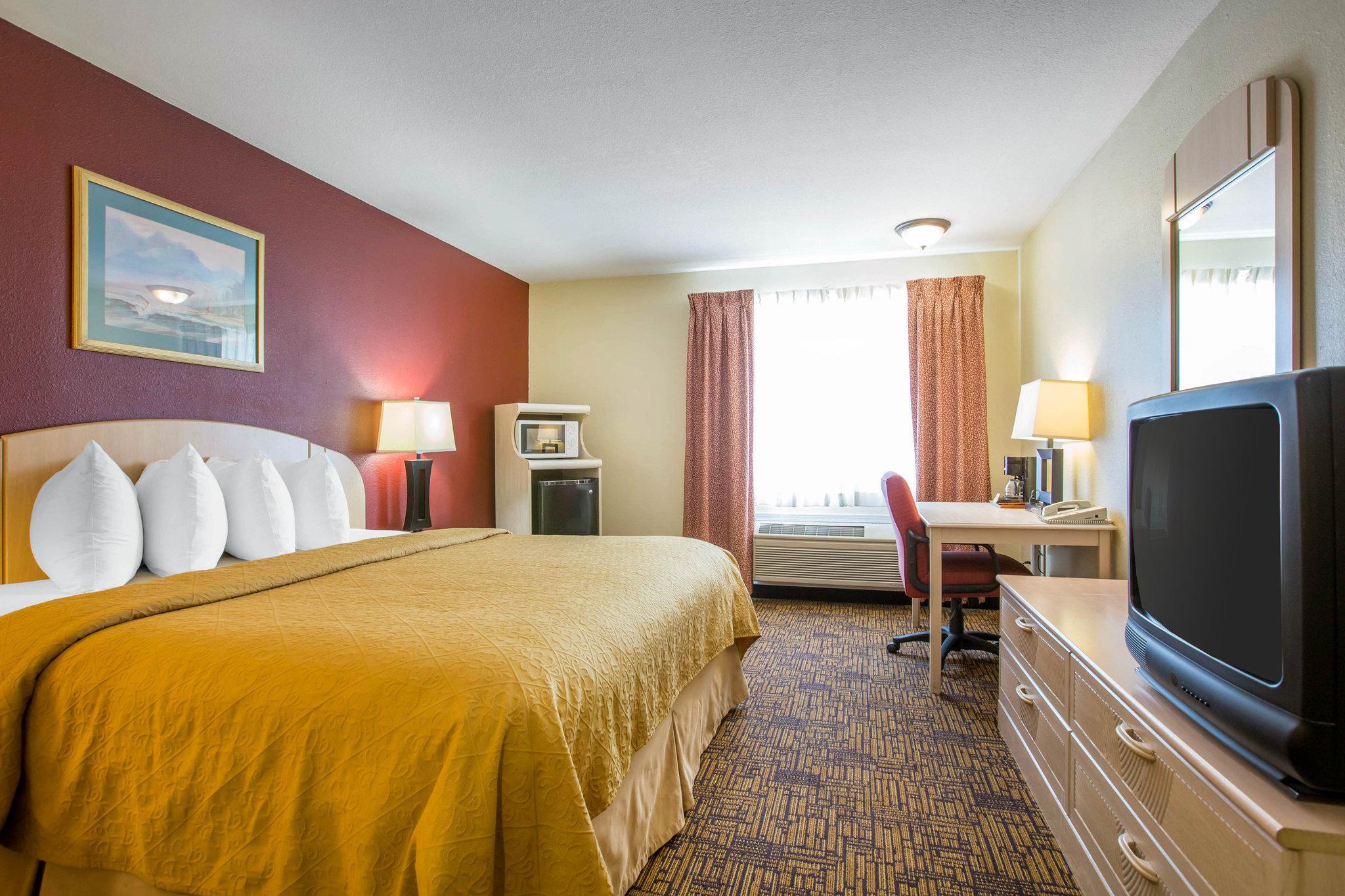 Quality Inn & Suites Weed Exteriér fotografie