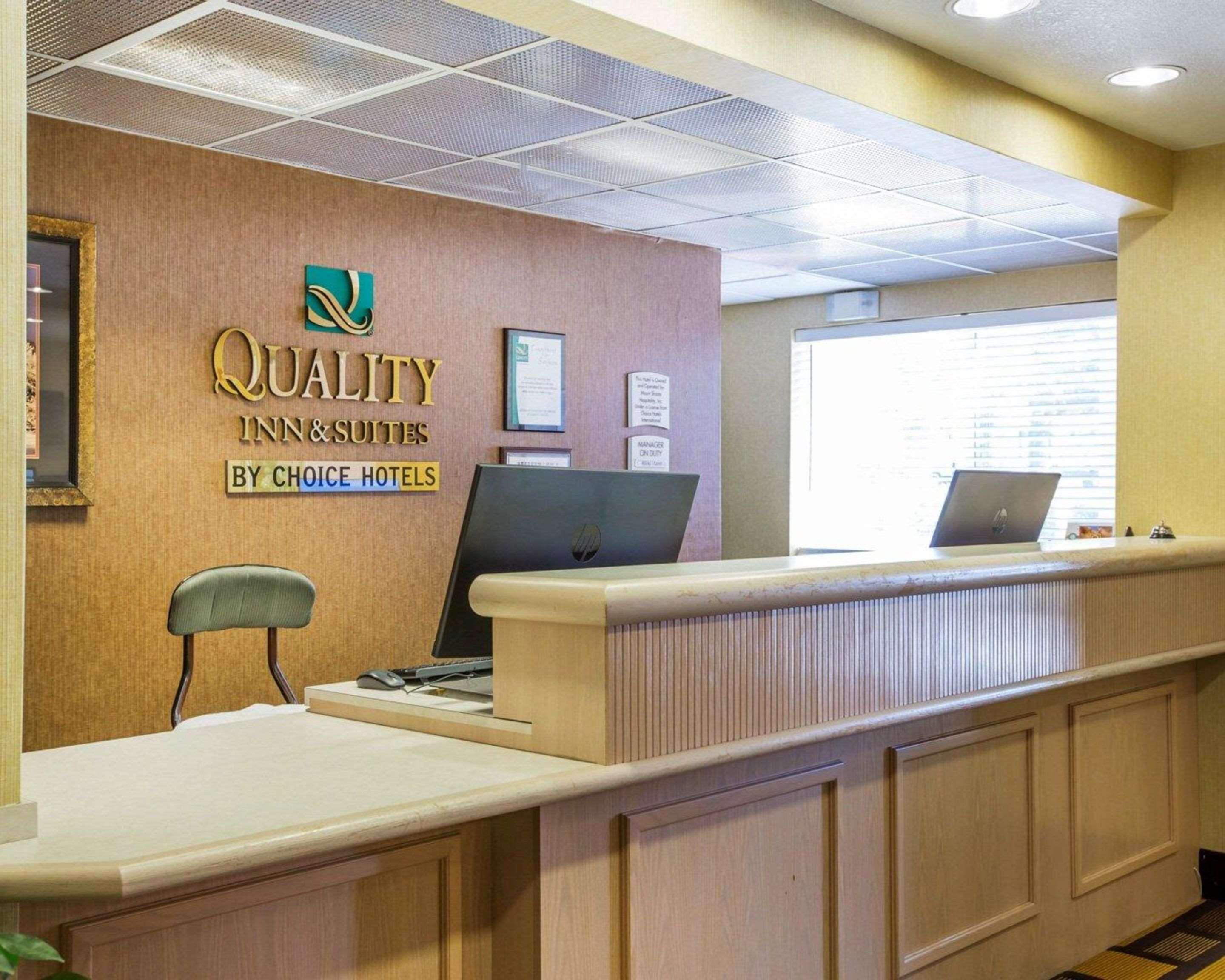 Quality Inn & Suites Weed Exteriér fotografie