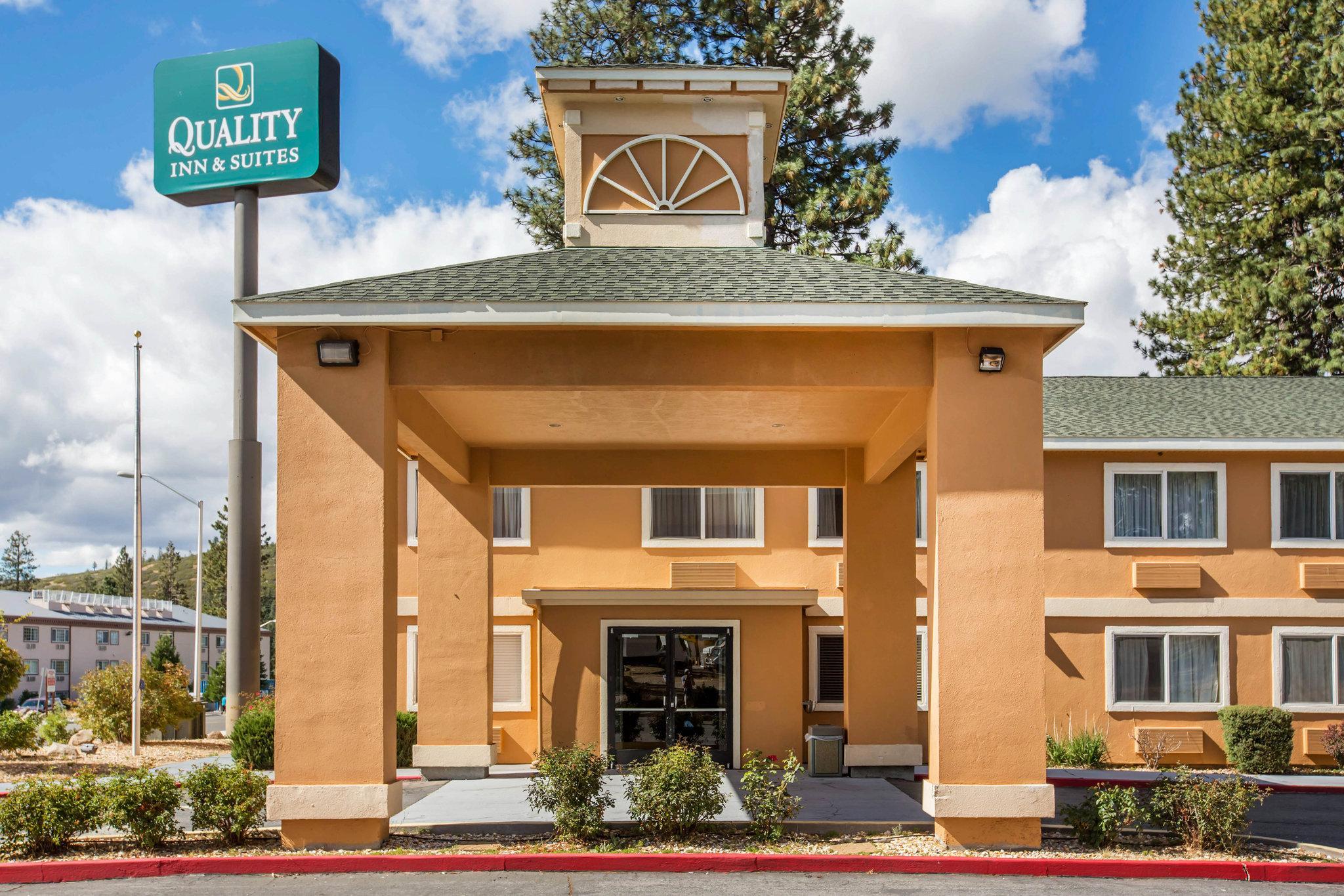 Quality Inn & Suites Weed Exteriér fotografie