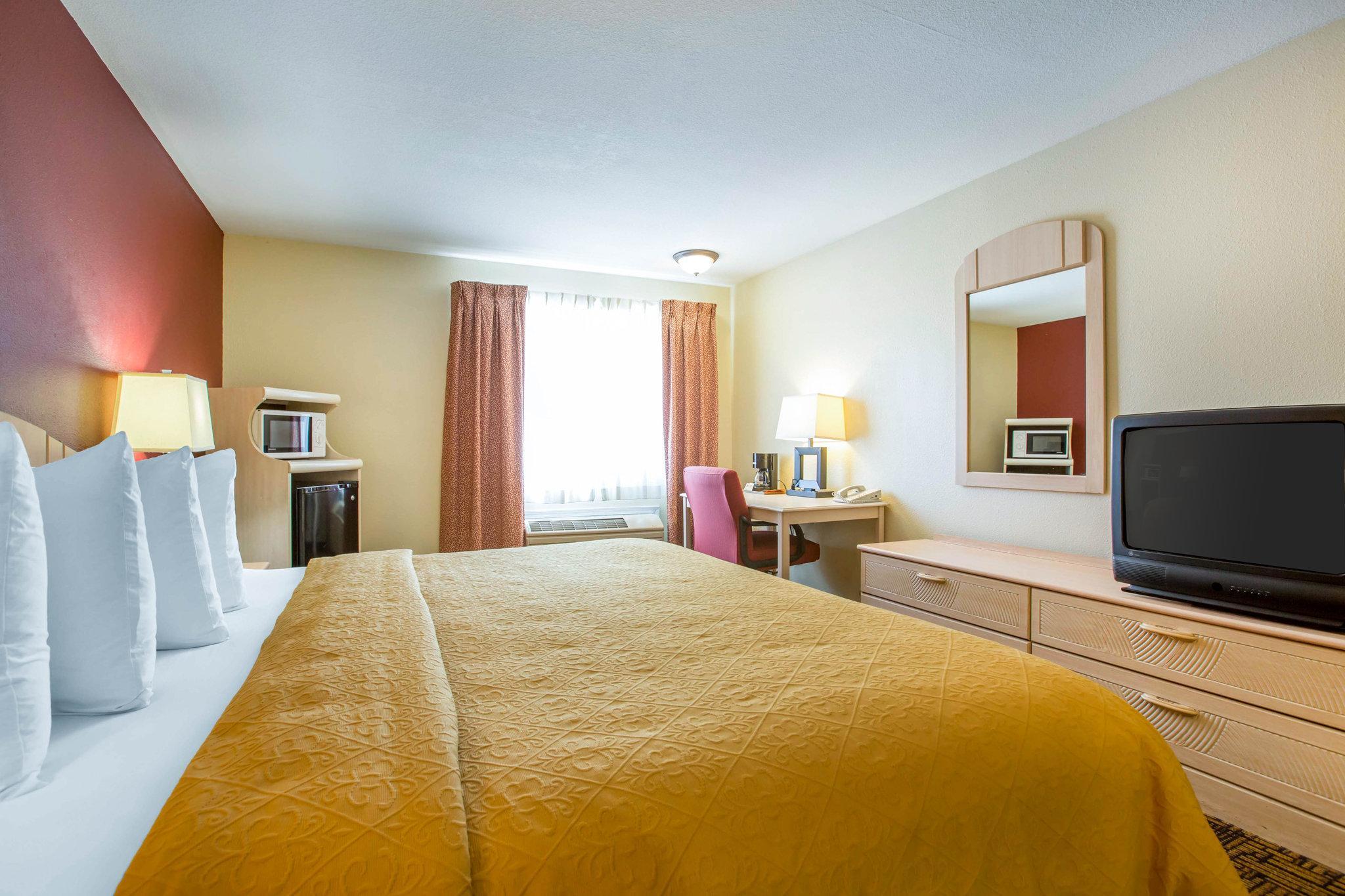 Quality Inn & Suites Weed Exteriér fotografie